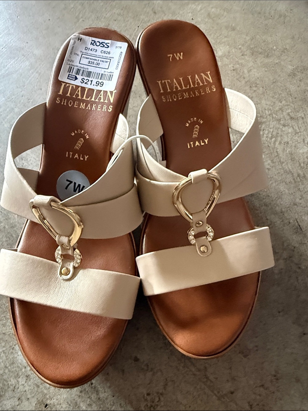 Italian Shoemakers Cream Slide Sandals with Gold Hardware